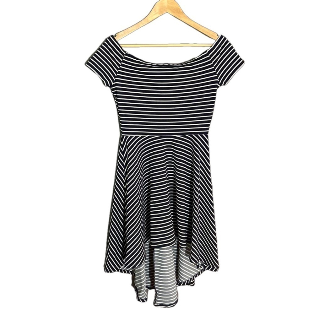Windsor navy blue and white striped short sleeve off the shoulder dress size L